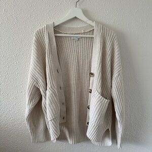 Warm white oversized Aerie cardigan, size S.